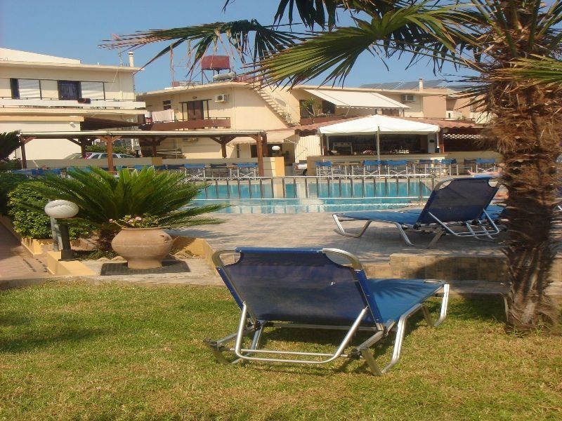 Dias Hotel Apartments Agia Marina Zewnętrze zdjęcie
